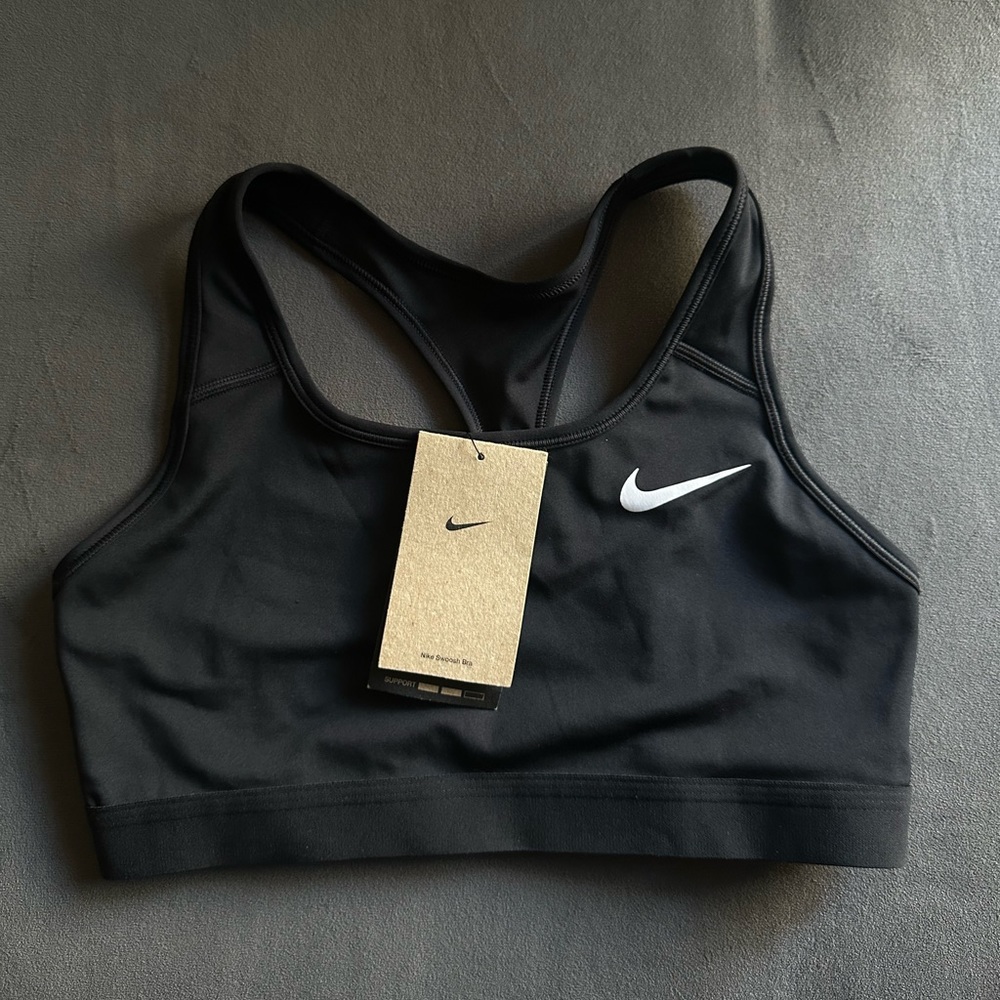 Nike Swoosh
Women's Medium-Support Non-Padded Sports Bra